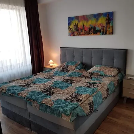 Gold Apartament Summerland *